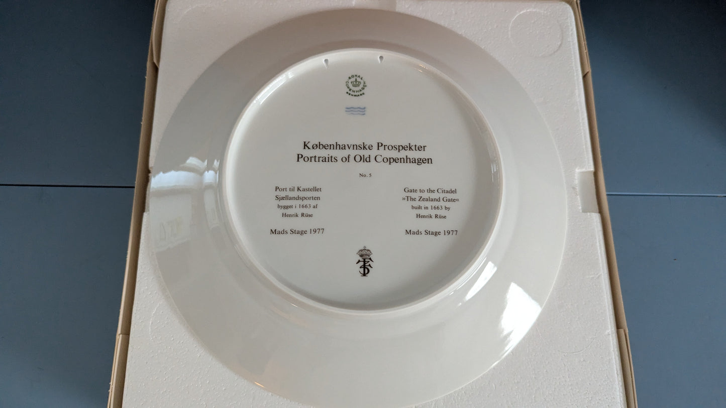 Royal Copenhagen Kastelletin Portti Seinälautanen (1977, Alk. Paketissa)
