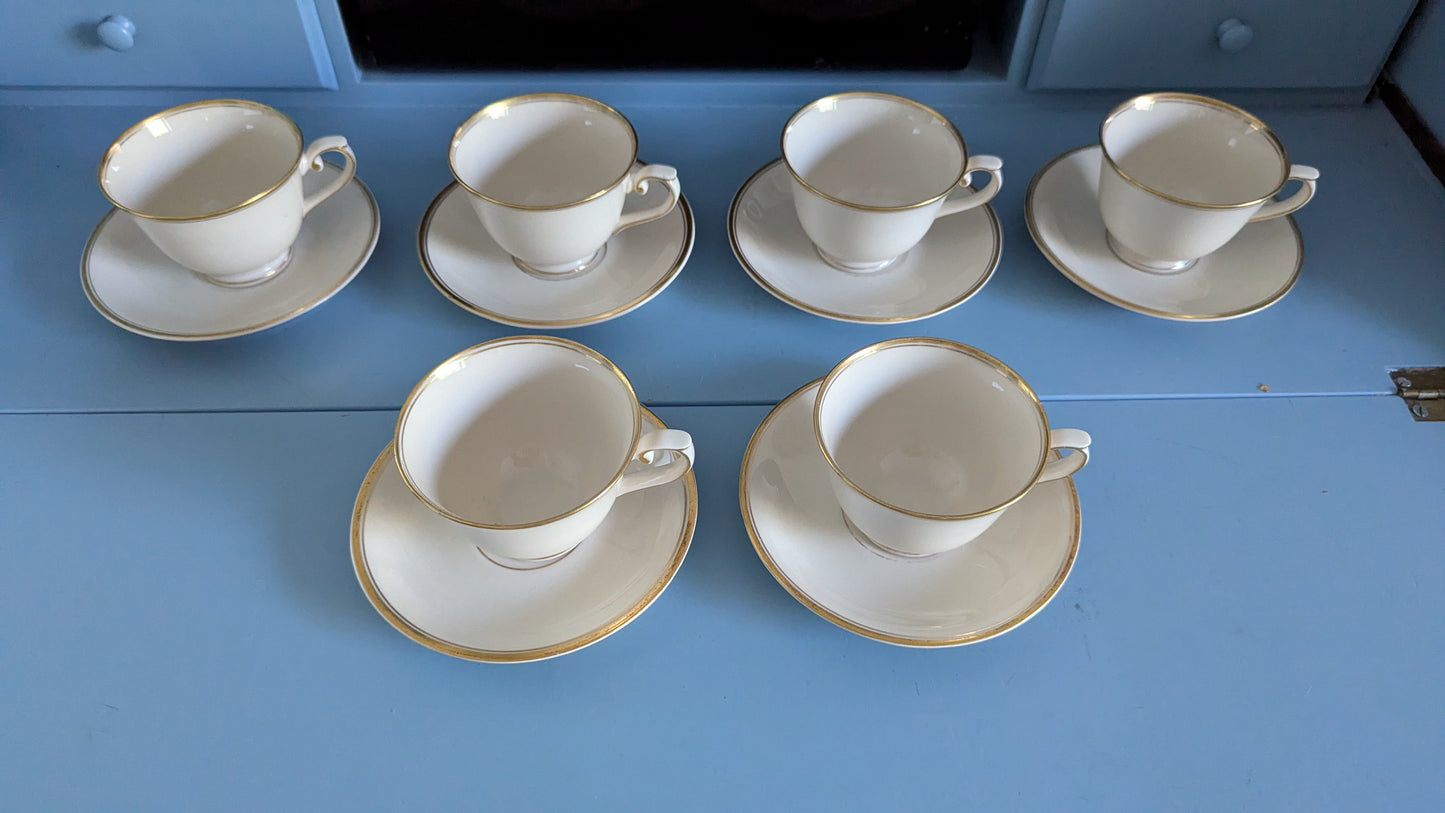 Arabia Ihanne Kahviastiasto Kuudelle Hengelle (12-osaa, 1940-1956, Olga Osol)