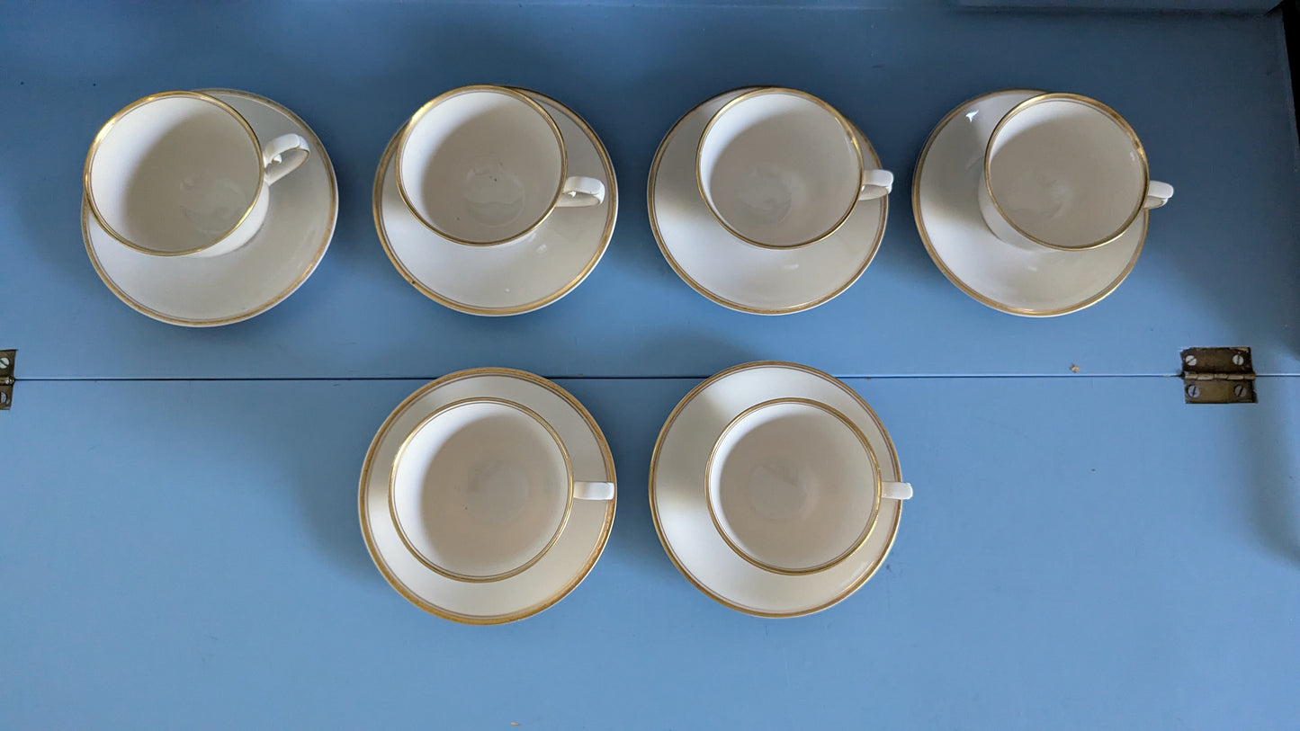 Arabia Ihanne Kahviastiasto Kuudelle Hengelle (12-osaa, 1940-1956, Olga Osol)