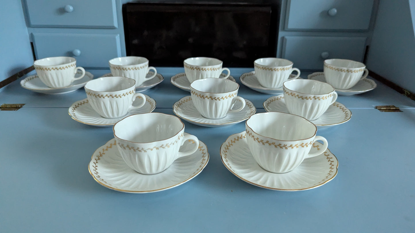 Arabia Keiju Kahviastiasto Kymmenelle Hengelle (20-osaa, 1954-1970)