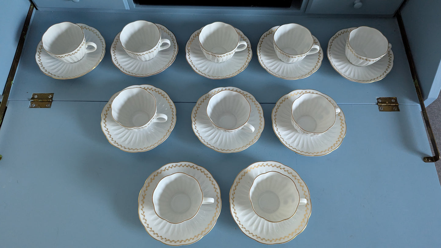 Arabia Keiju Kahviastiasto Kymmenelle Hengelle (20-osaa, 1954-1970)