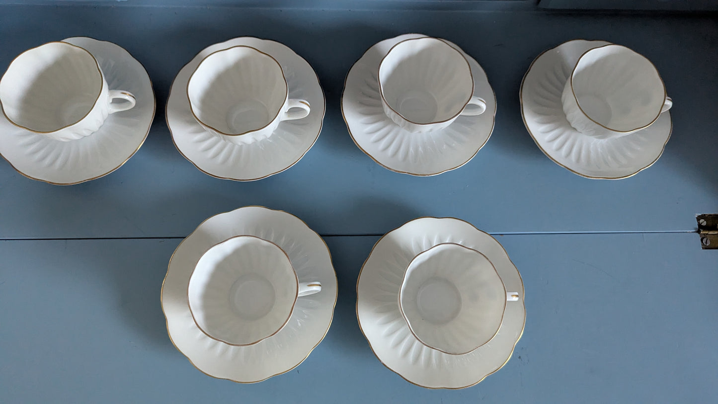 Arabia Oivi Kahviastiasto Kuudelle Hengelle (12-osaa, 1952-1970, Ulla Procope)