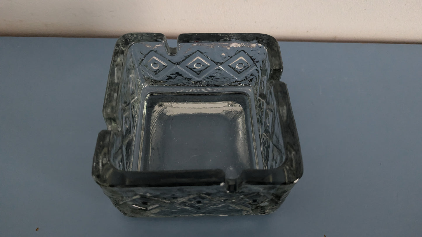 Riihimäen Lasi - 5634 Tuhka-astia (1967-1968, Tamara Aladin)