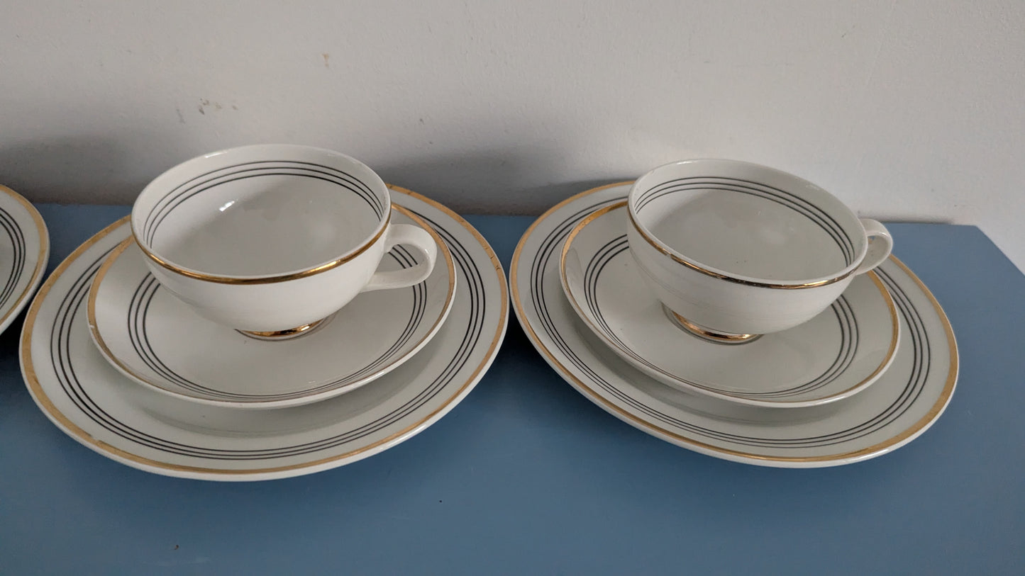 Arabia Minerva Kahviastiasto Neljälle Hengelle (12-osaa, 1953-1964, Olga Osol)