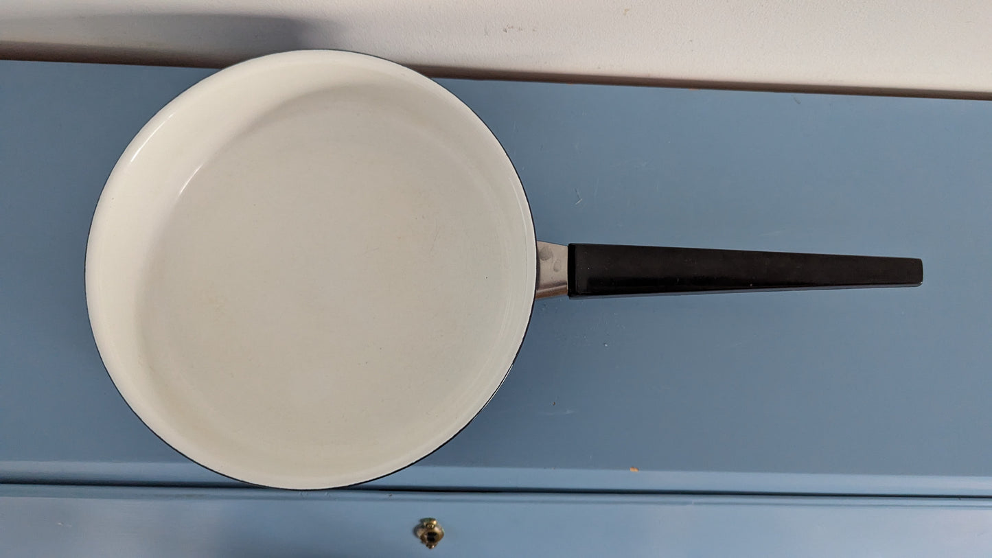 Finel / Arabia - Keittiömestari Domino Kasari (1.5 Litraa, Esteri Tomula)