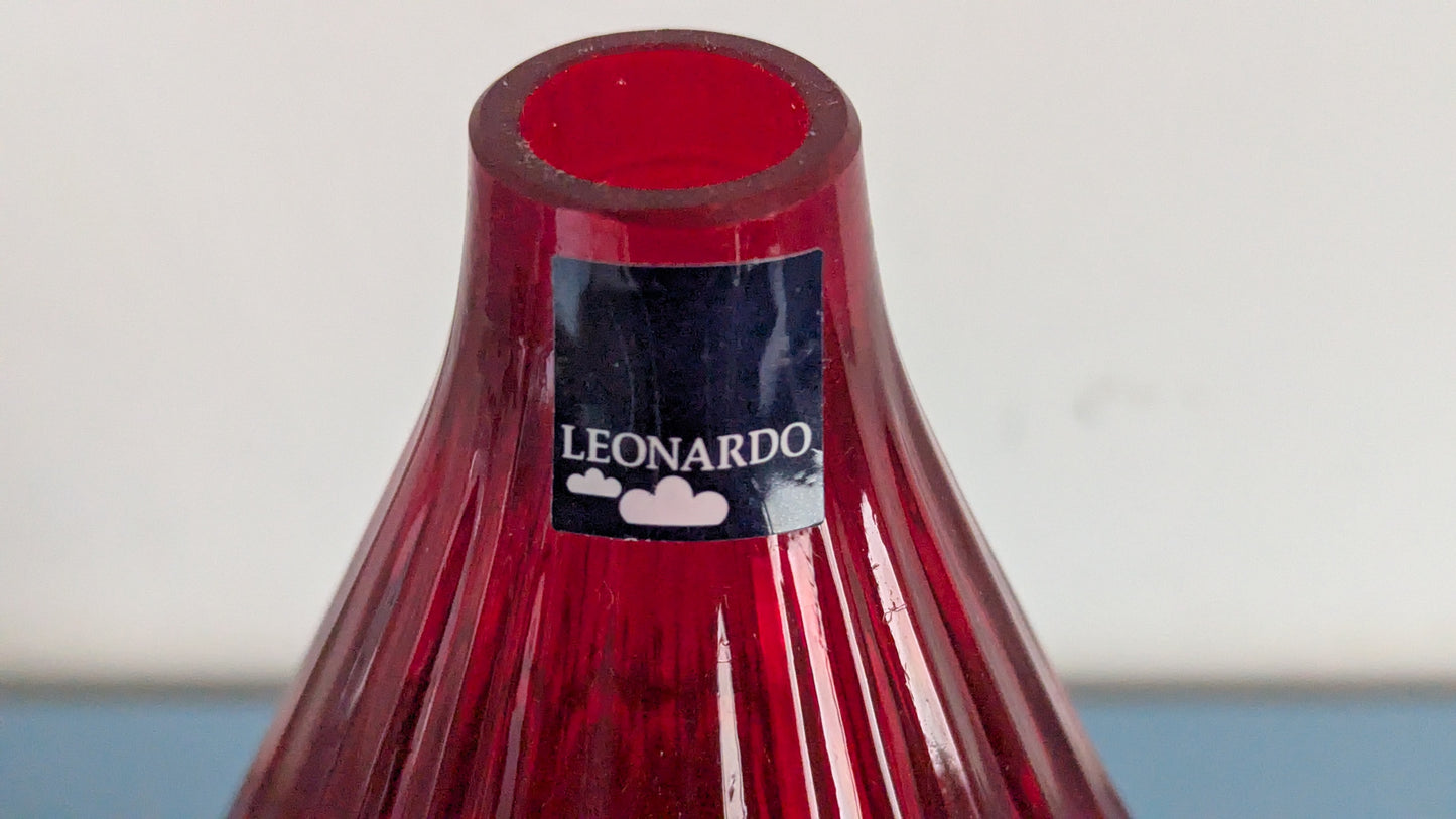 Leonardo - Rubiininpunainen Maljakko (Tarra Paikalla)