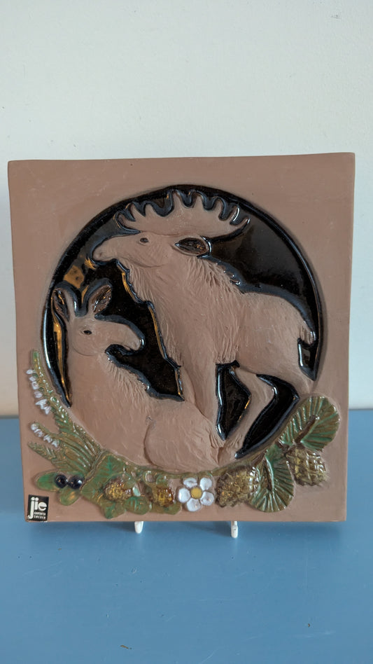 Jie Gantofta - 213 / Hirvi Seinälaatta (Solveig Nyqvist)