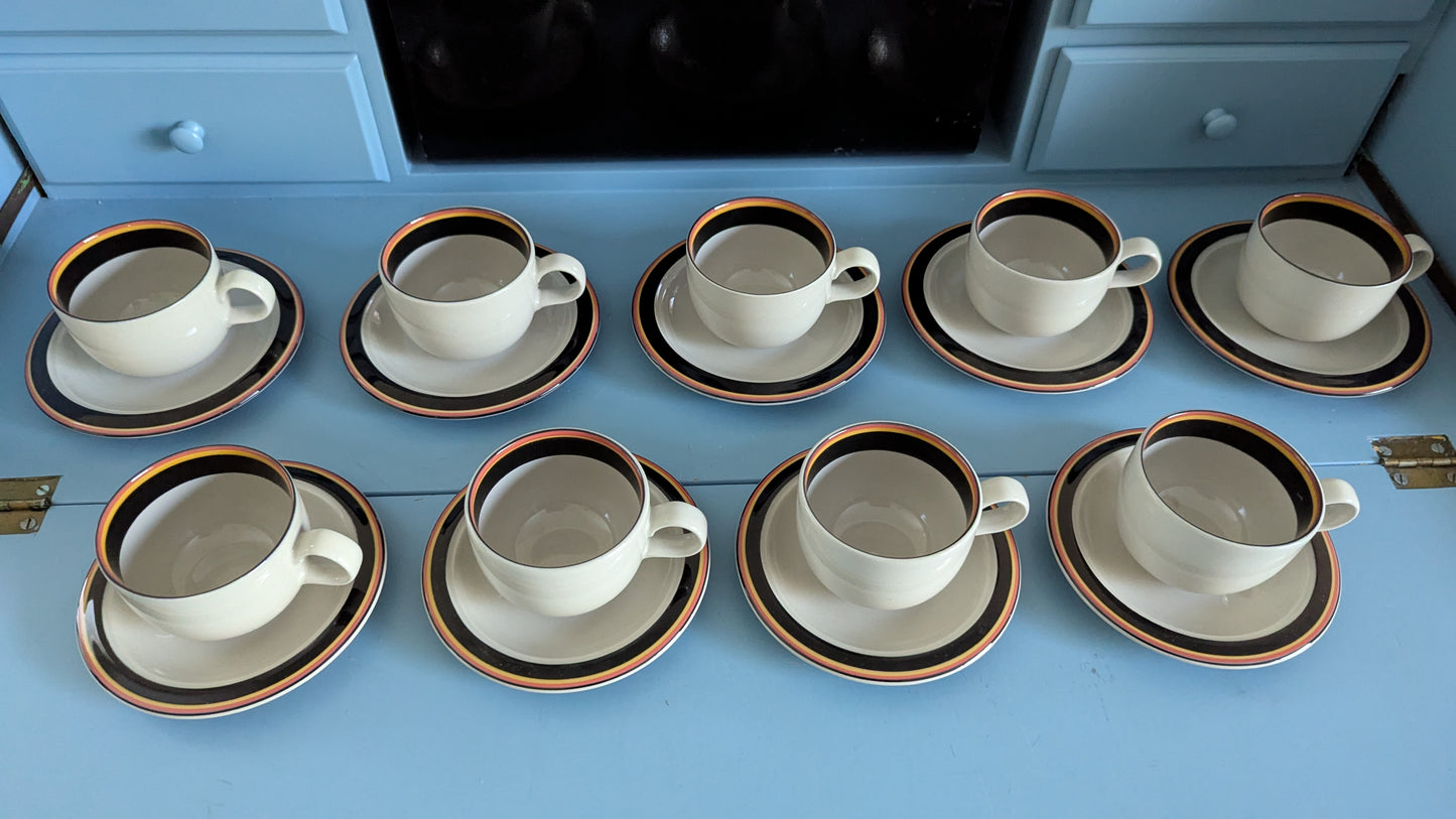 Arabia Reimari Kahviastiasto Yhdeksälle Hengelle (18-osaa, 1984-1988)