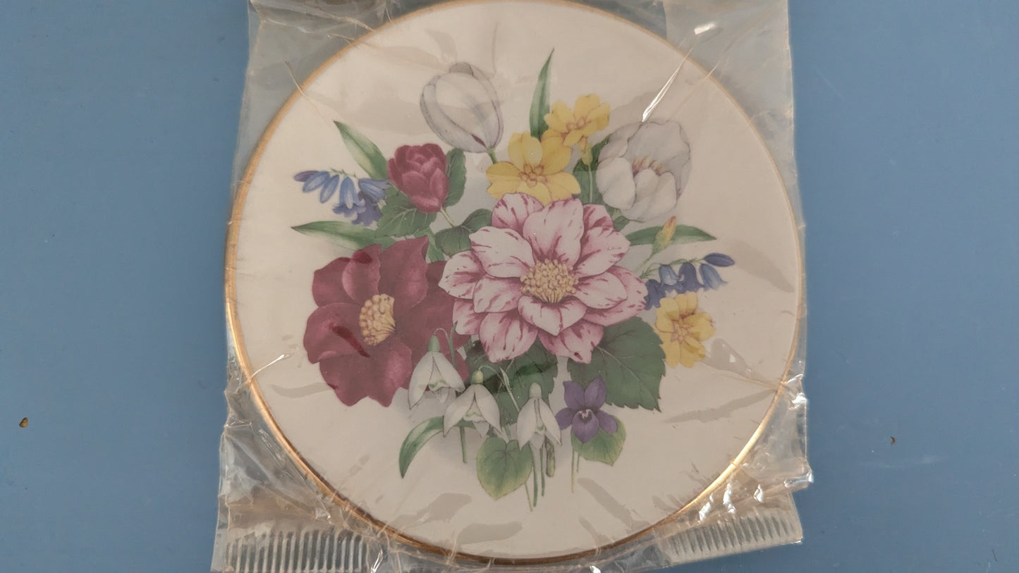 Kermansavi Mummon Kukkapenkki - Daalia Seinälautanen (Avaamaton Paketti)