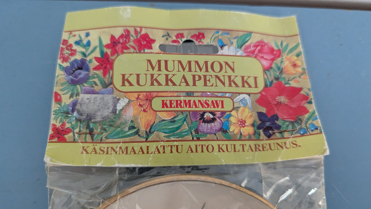 Kermansavi Mummon Kukkapenkki - Daalia Seinälautanen (Avaamaton Paketti)