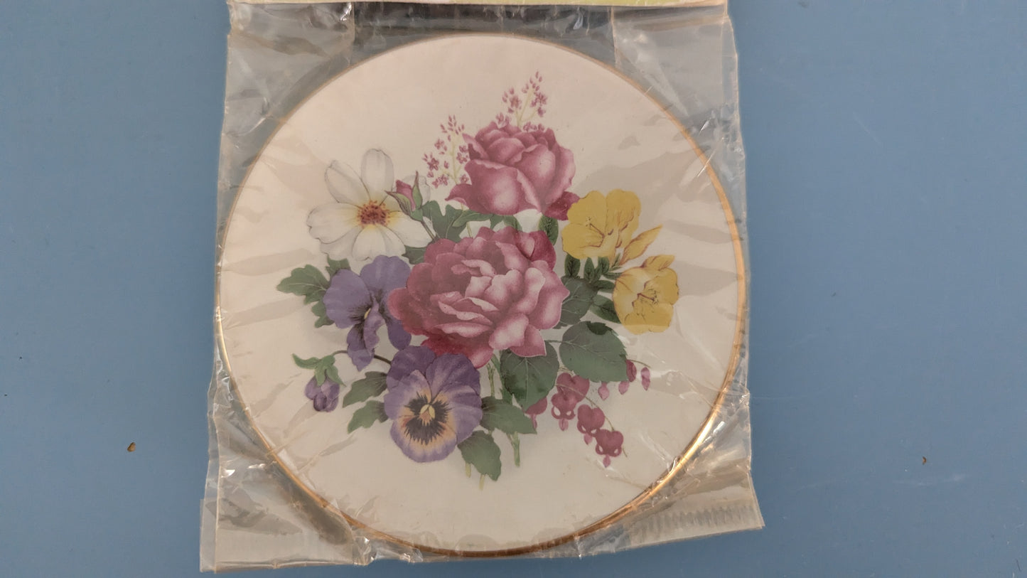 Kermansavi Mummon Kukkapenkki - Pikkuruusu Seinälautanen (Avaamaton Paketti)