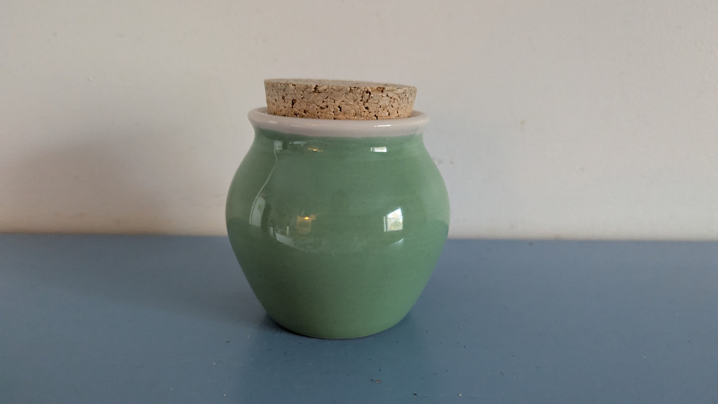 Pentik Vaaleanvihreä Säilytysrasia / Kannellinen Purkki / Maustepurkki