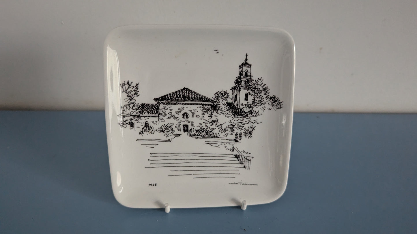 Arabia Kuopion Tuomiokirkko Seinälautanen (1968, Henrik Tikkanen)