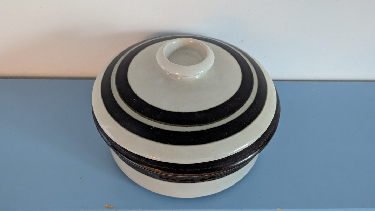 Arabia Karelia Kannellinen Uunikulho / Pata (1970-1986, Anja Jaatinen-Winqvist)