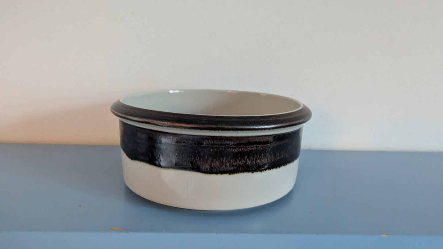 Arabia Karelia Uunikulho / Kulho (1970-1986, Anja Jaatinen-Winqvist)