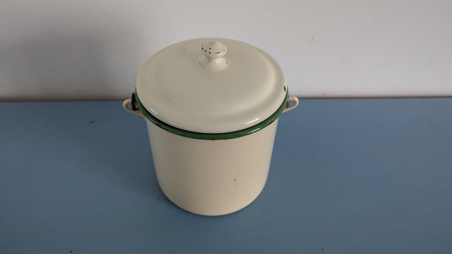 Konesilta - TMA-mallin Emaloitu Maitokannu (1950-1960-luku)