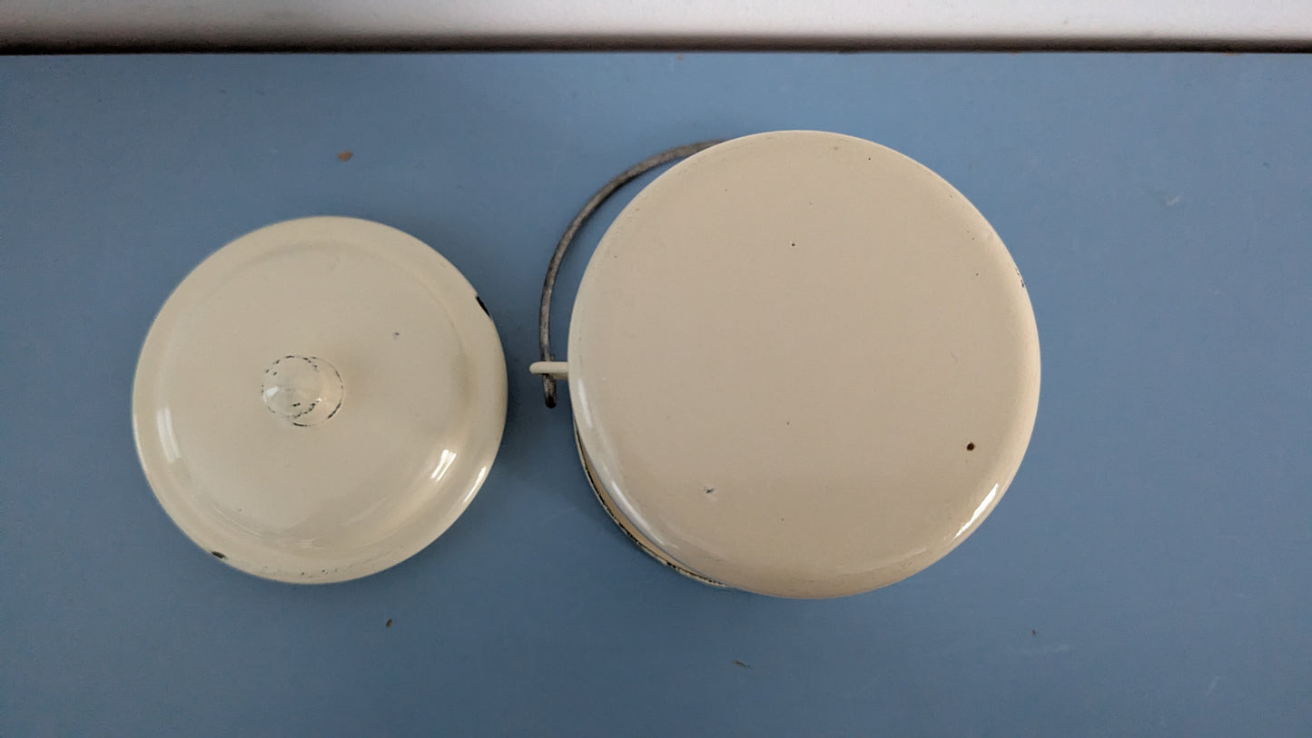 Konesilta - TMA-mallin Emaloitu Maitokannu (1950-1960-luku)