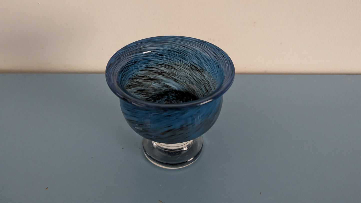 Kosta Boda - Talatta Sokerikko / Jalallinen Malja (1972, Signeerattu, Bertil Vallien)