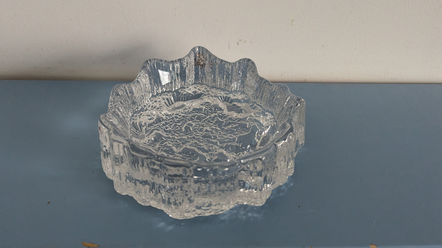 Iittala Seita Tuhka-astia (1977-1984, Tapio Wirkkala, Halkaisija: 16.5cm)