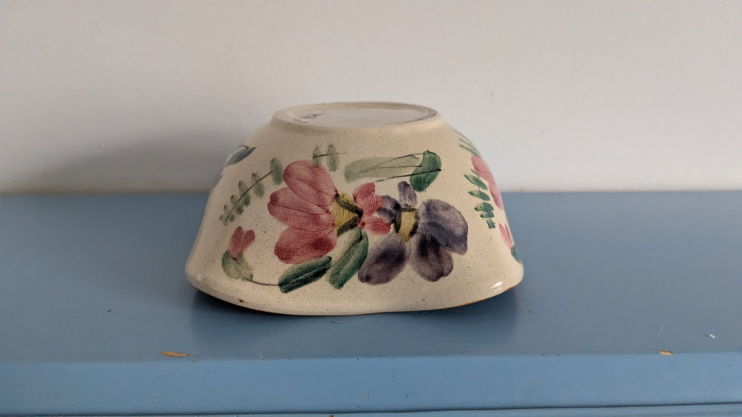 Kupittaa Savi - Kukikas Kulho (1950-luku, Signeerattu, Hillevi Yli-Konttinen)