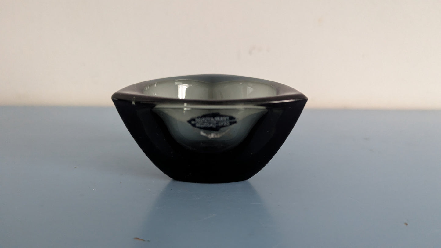 Nuutajärvi Häränsilmä Tuhkakuppi / Tuhka-astia (1956-1971, Kaj Franck)