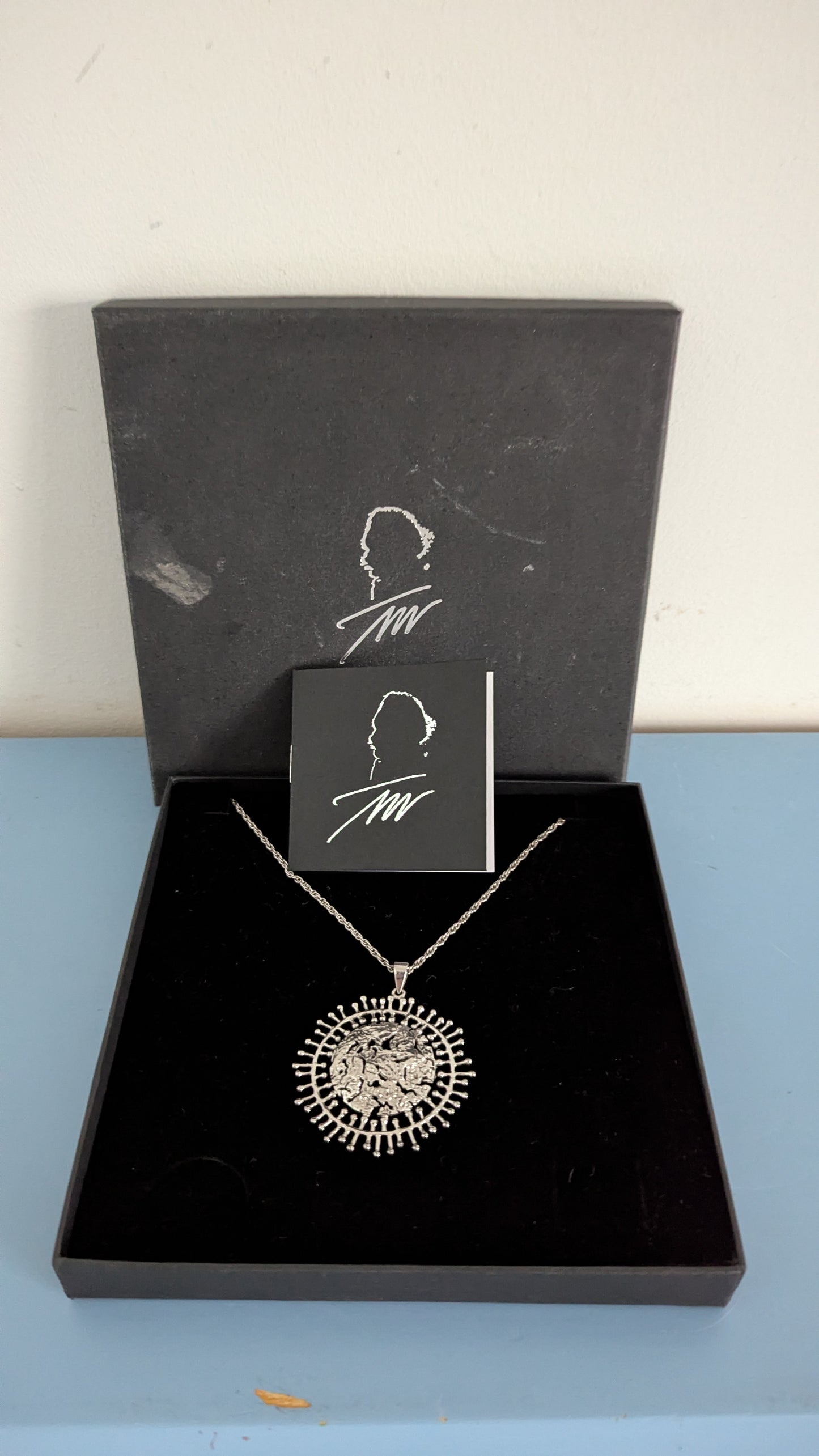 Kultakeskus - Täysikuu Kaulakoru (Tapio Wirkkala, Alkuperäisessä Pakkauksessa)