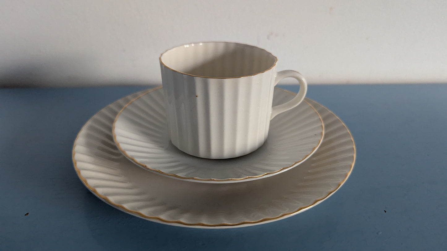 Arabia Kultapiisku Kahviastiasto Kuudelle Hengelle (18-osaa, Kaj Franck)