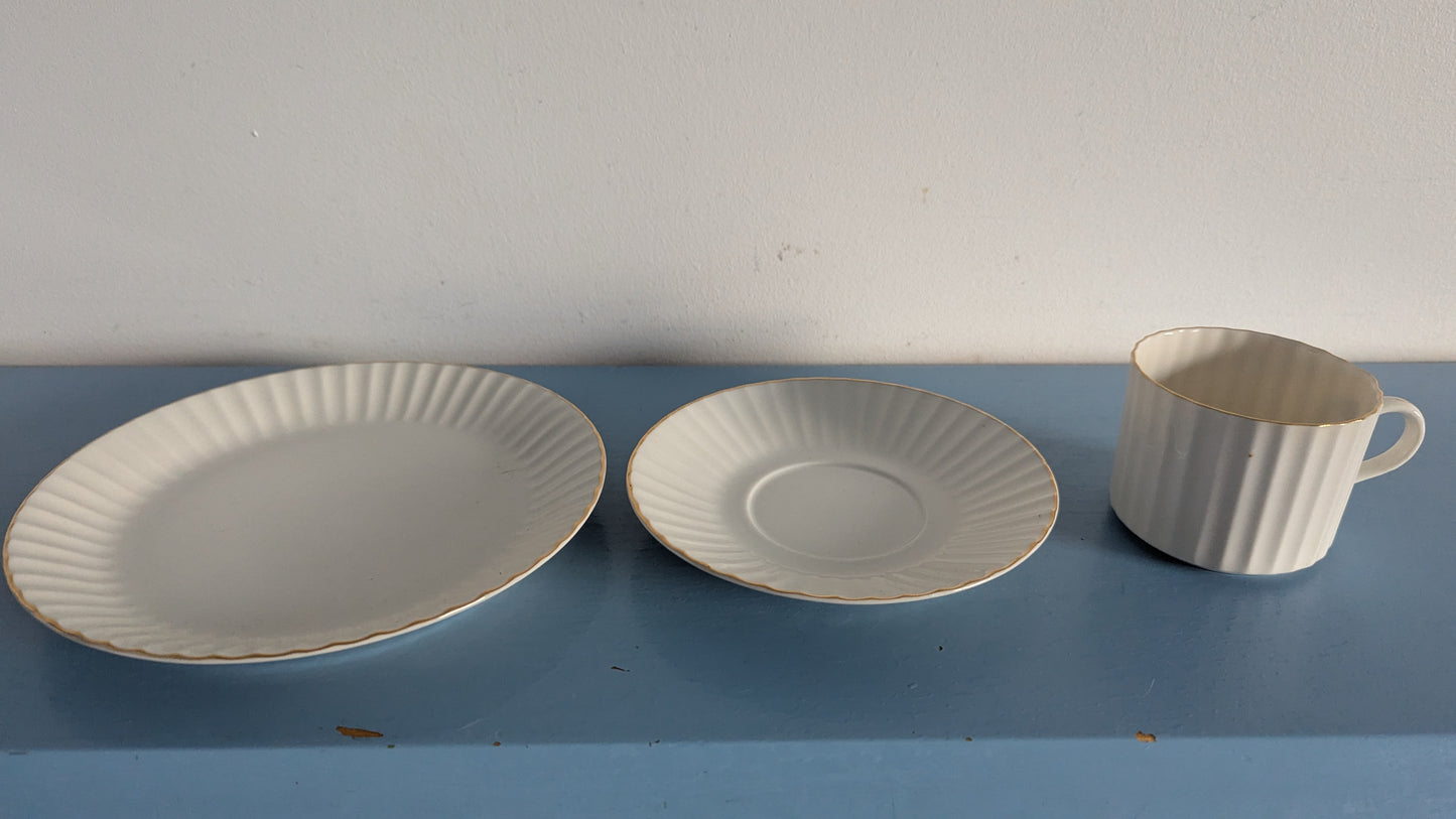 Arabia Kultapiisku Kahviastiasto Kuudelle Hengelle (18-osaa, Kaj Franck)