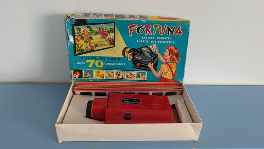Fortuna Patterikäyttöinen Projektori (1960-luku, Alkuperäisessä Paketissa)
