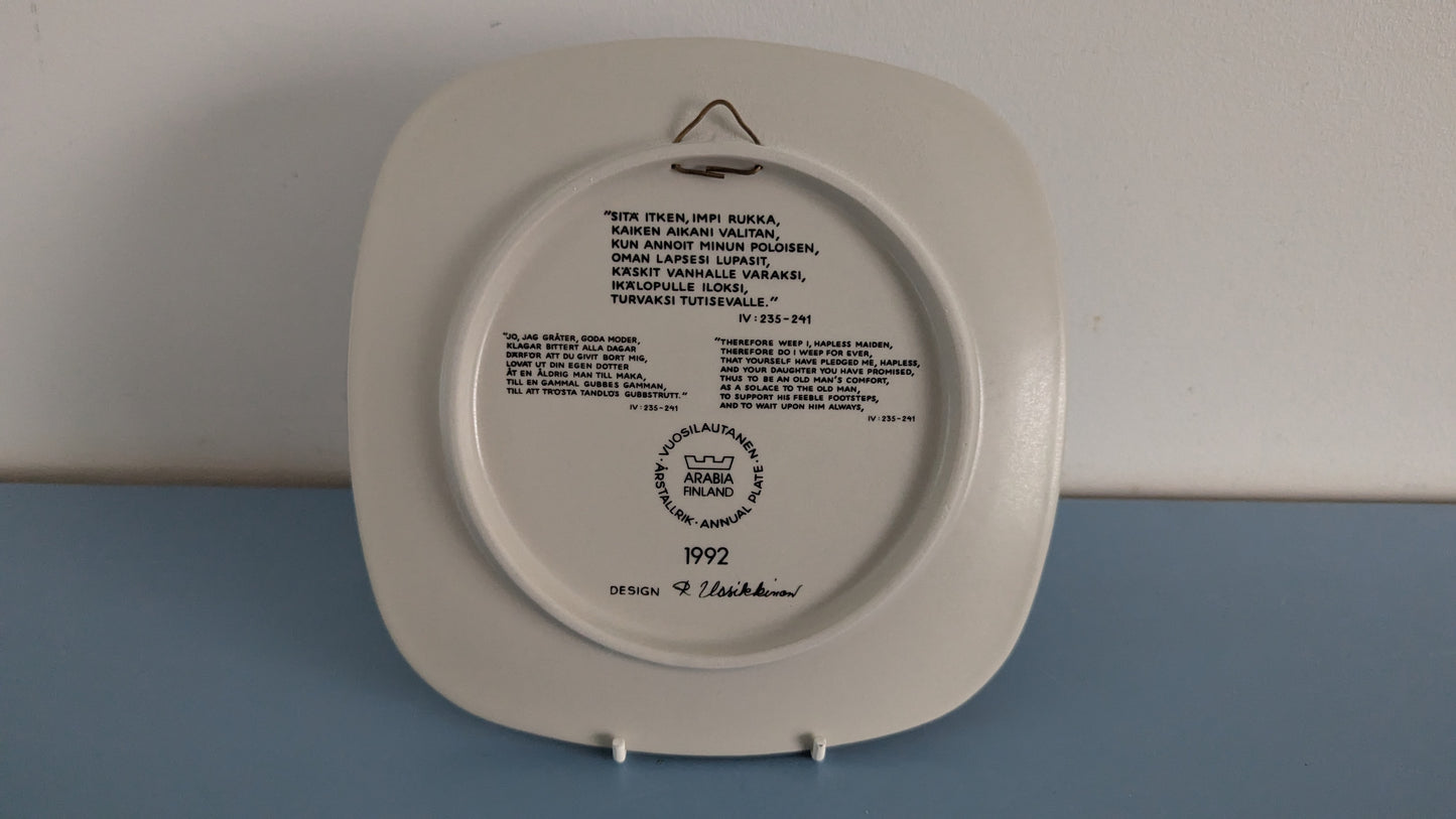 Arabia Kalevala Vuosilautanen 1992 (Raija Uosikkinen)