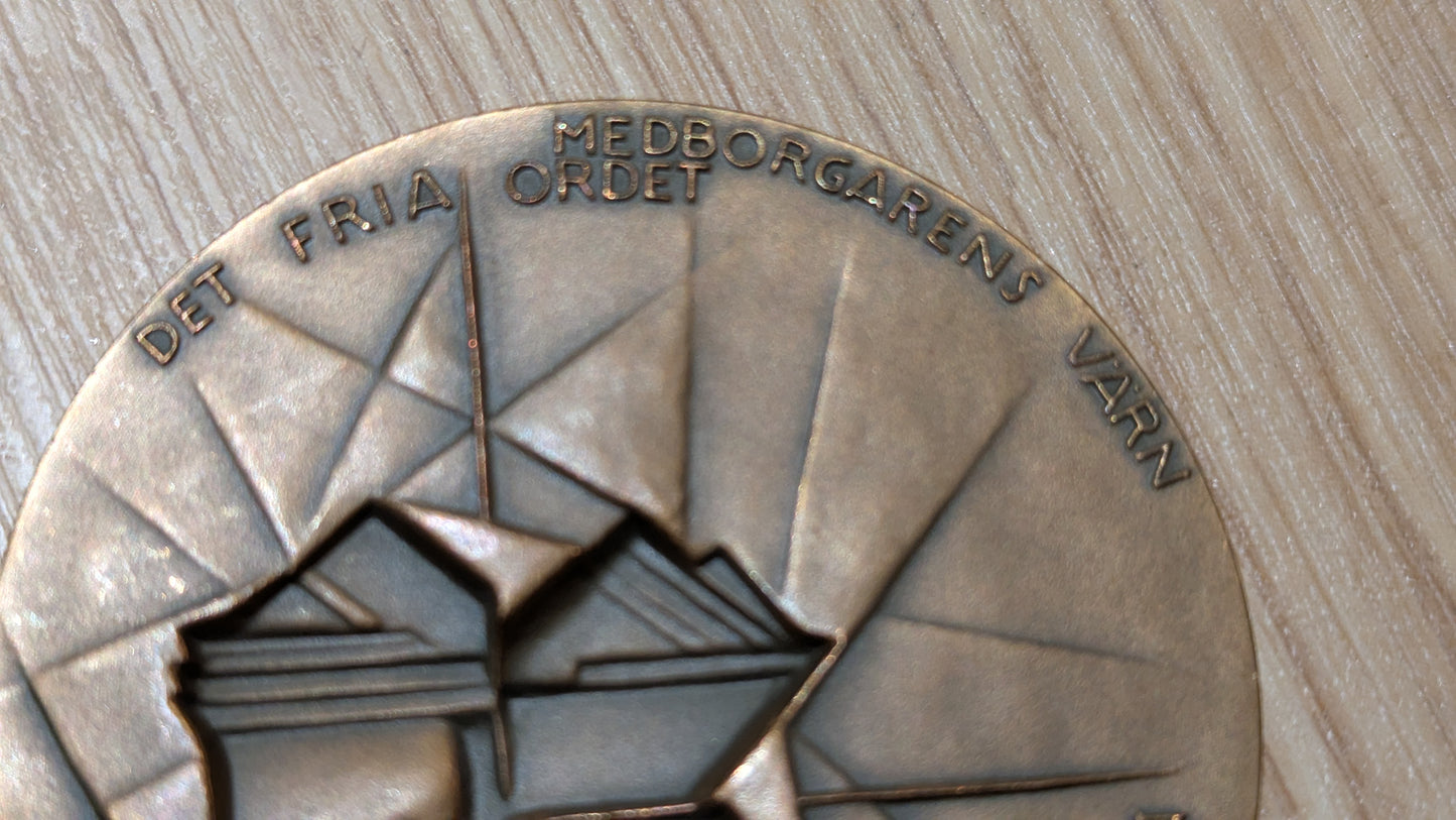 Kultateollisuus - Hufvudstadsbladet 100 Vuotta Mitali (1964, Johan Finne)