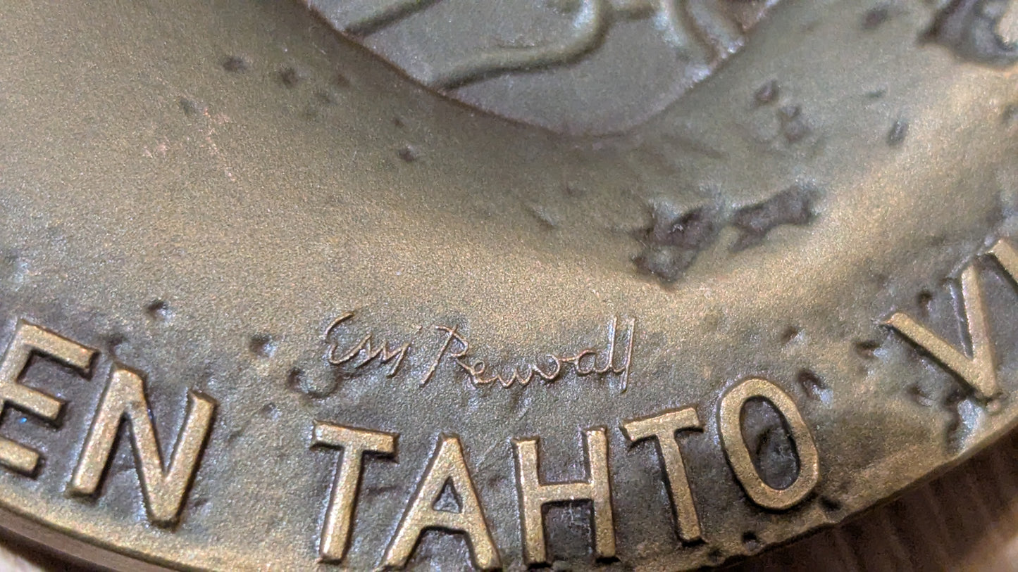 Kultateollisuus - Aarne Karjalainen 60 Vuotta Mitali (1973, Essi Renvall)