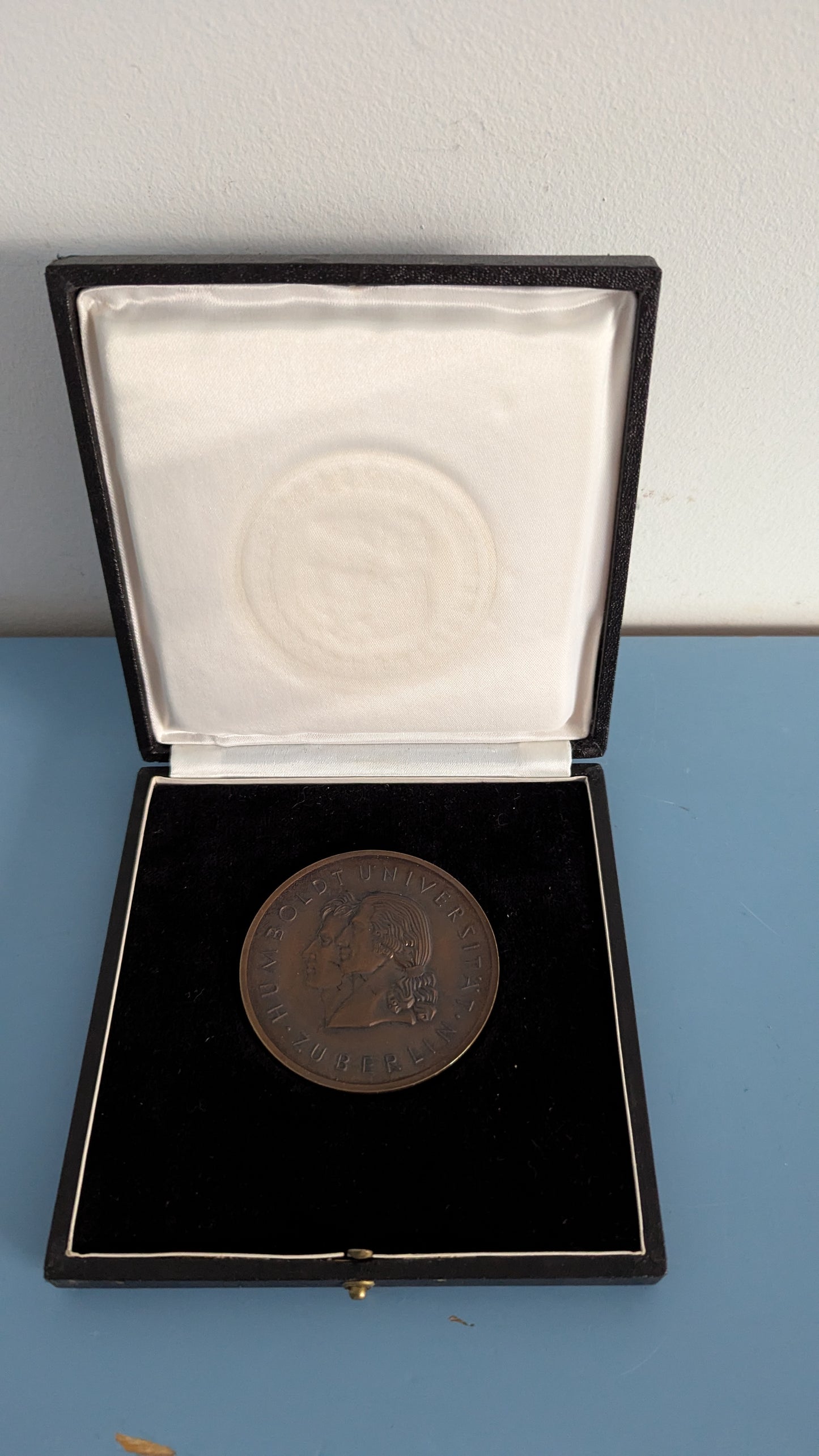 Berliinin Humboldtin Yliopiston Pöytämitali