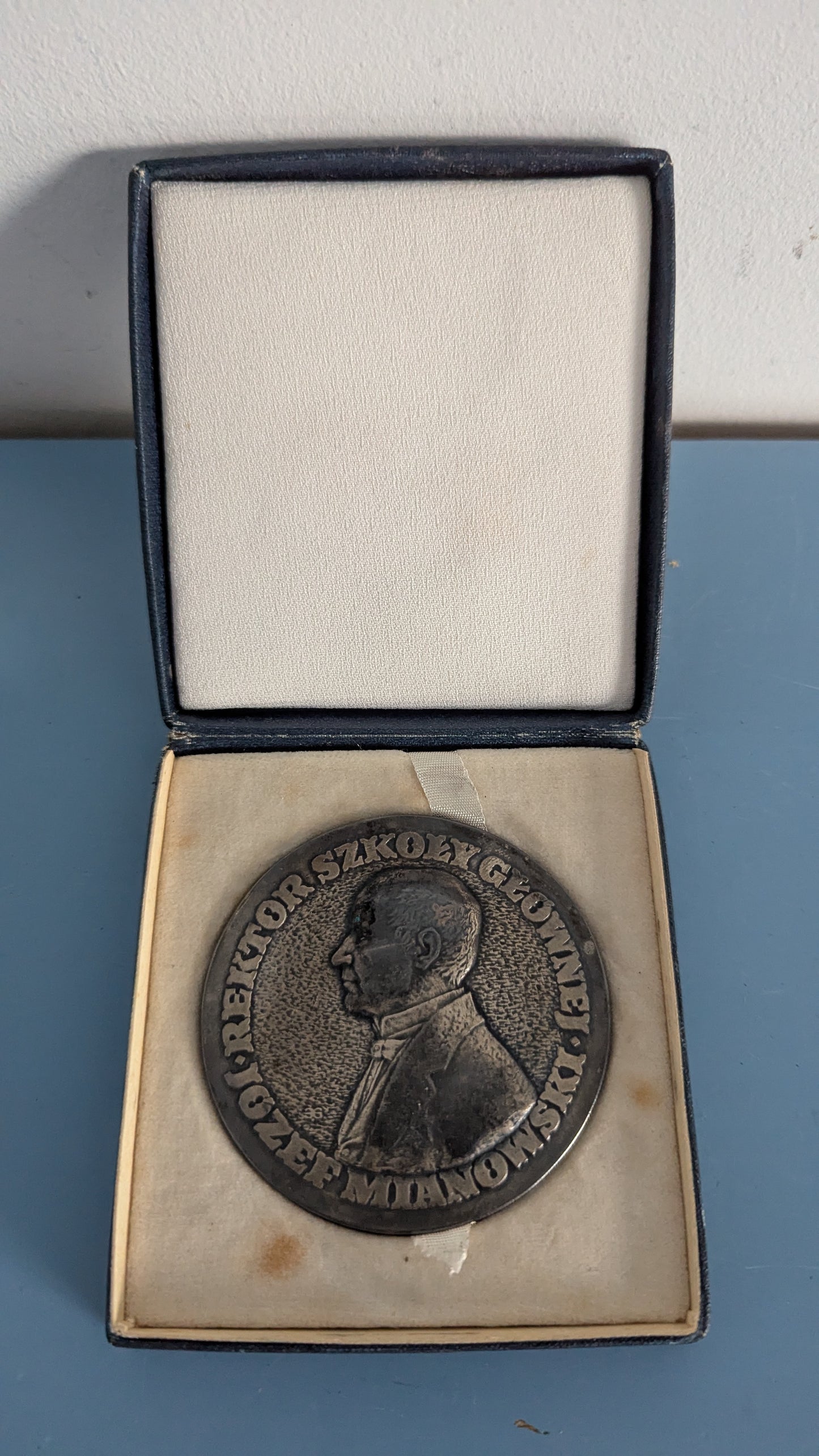 Edward Gorol - Varsovan Pääkorkeakoulu 100-Vuotta Pöytämitali (1962)