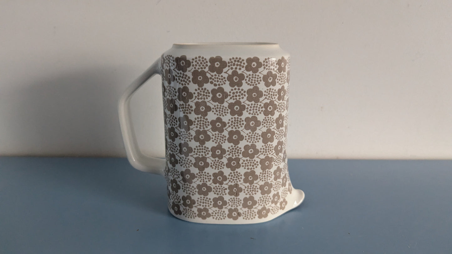 Arabia - Rypäle Maitokannu / Kannu (1969-1973, Raija Uosikkinen)