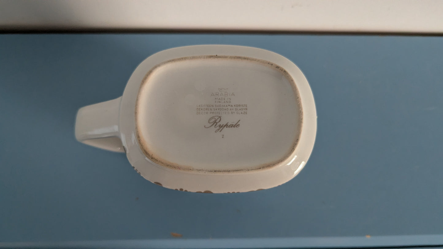 Arabia - Rypäle Maitokannu / Kannu (1969-1973, Raija Uosikkinen)