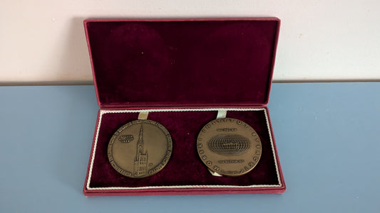 Zbigniew Ralicki - Diplomaattinen Konferenssi ja Merenkalastus Mitalit (1973 ja 1971)