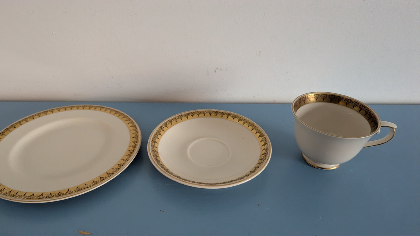 Arabia Hovi Kahviastiasto Yhdeksälle Hengelle (27-osaa, Olga Osol)