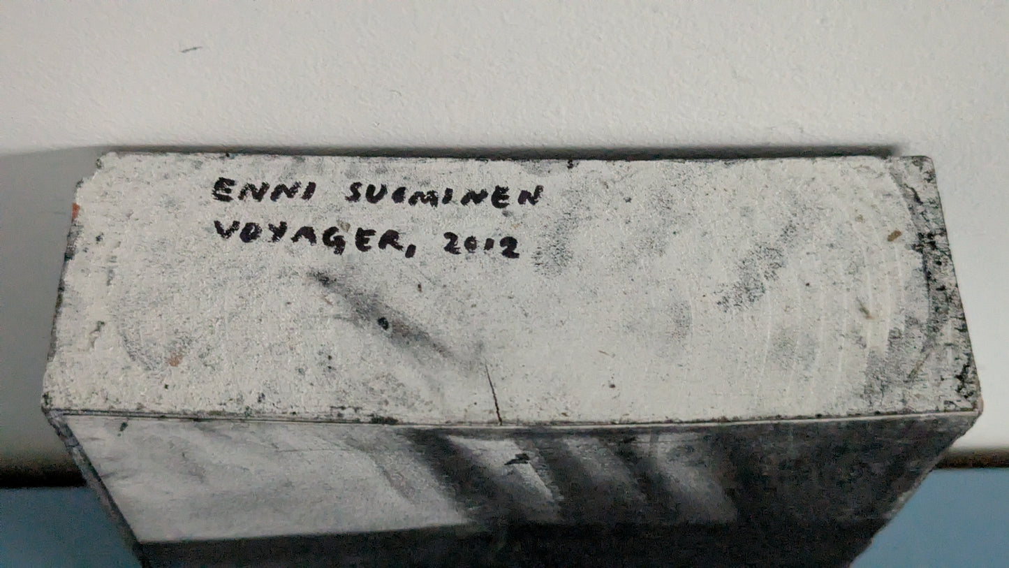 Enni Suominen - Voyager (2012, Signeerattu Hiilivärityö Puulle)
