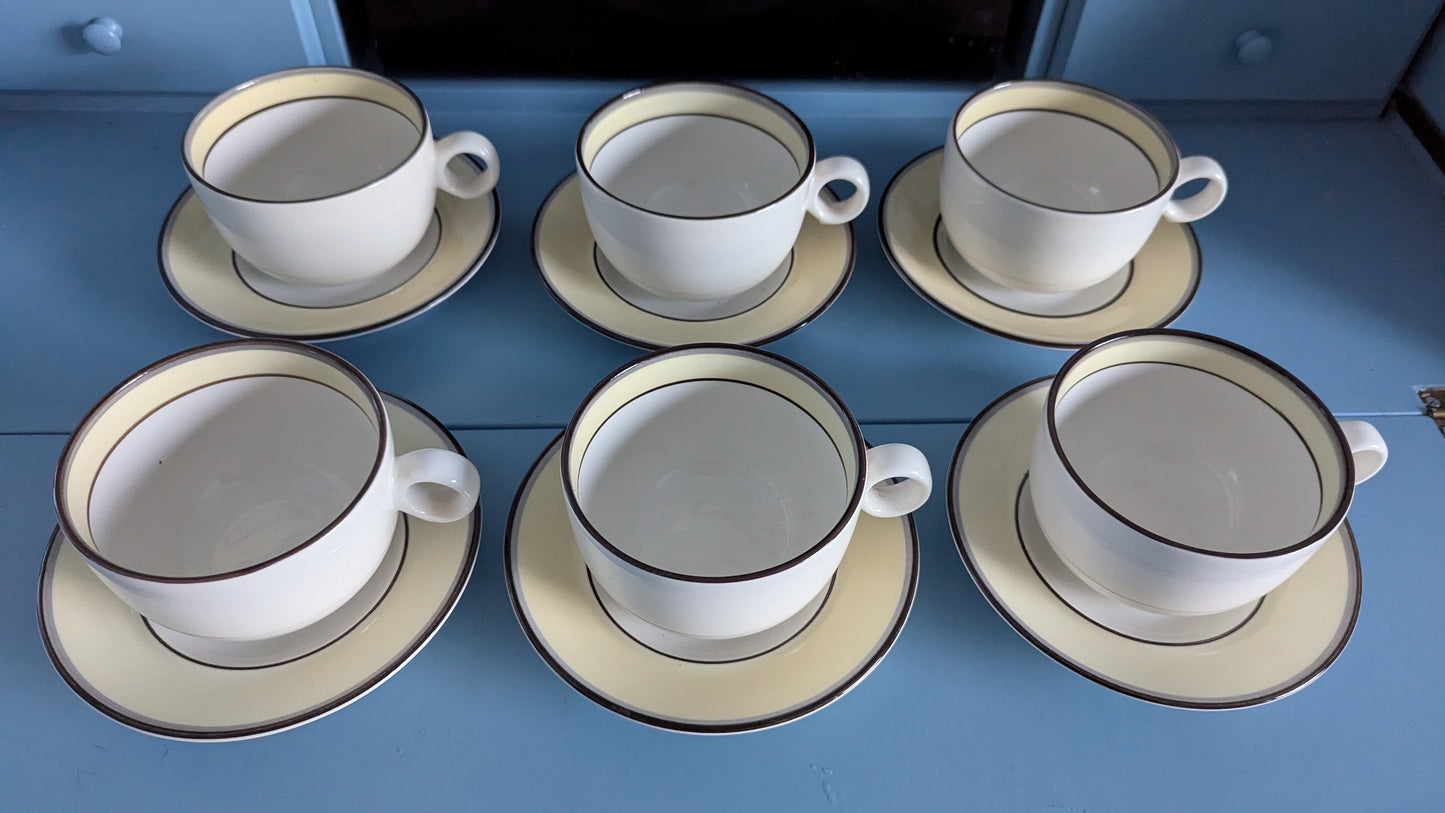 Arabia Veranda Teeastiasto Kuudelle Hengelle (12-osaa, Inkeri Leivo)