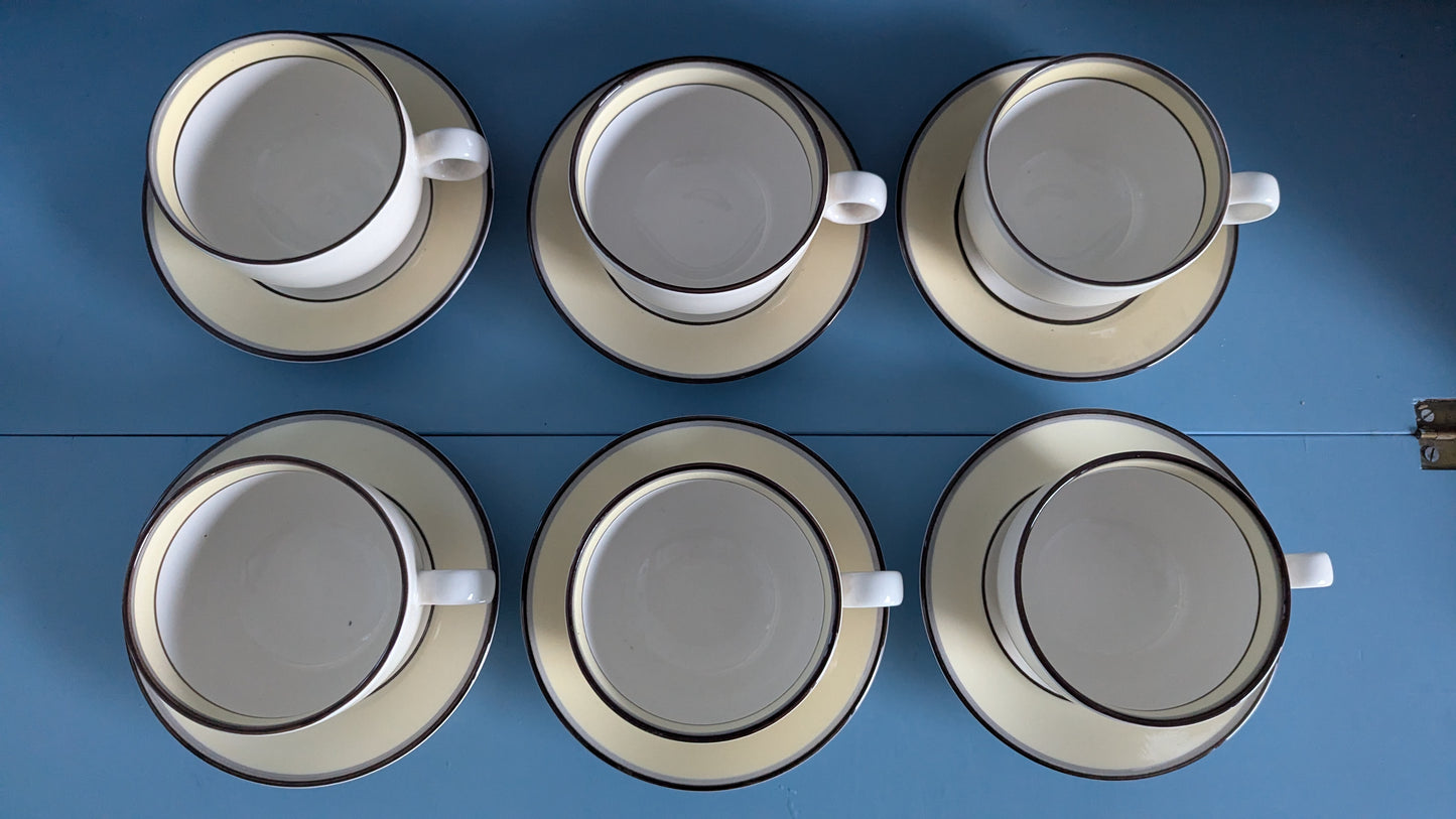 Arabia Veranda Teeastiasto Kuudelle Hengelle (12-osaa, Inkeri Leivo)