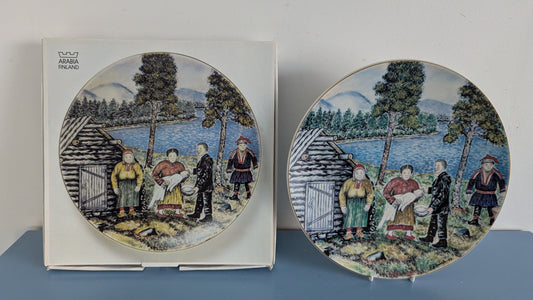 Arabia - Arabia Art Seinälautanen (1984, Alk. Paketissa, Andreas Alariesto)