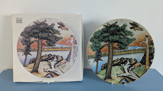 Arabia - Arabia Art Seinälautanen (1985, Alk. Paketissa, Andreas Alariesto)