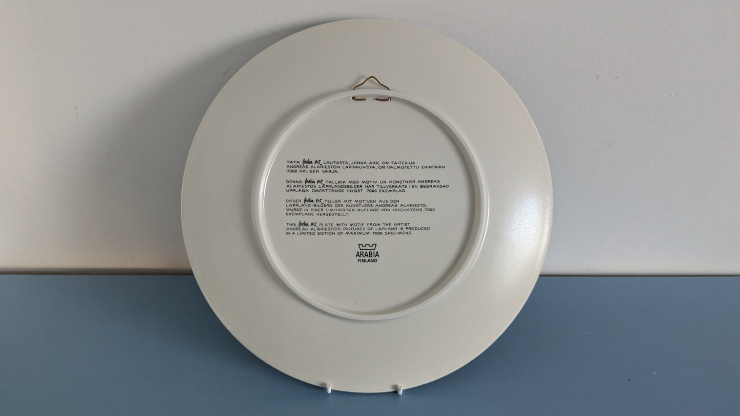 Arabia - Arabia Art Pontikan Keittäjät Seinälautanen (1981, Alk. Pakkauksessa)