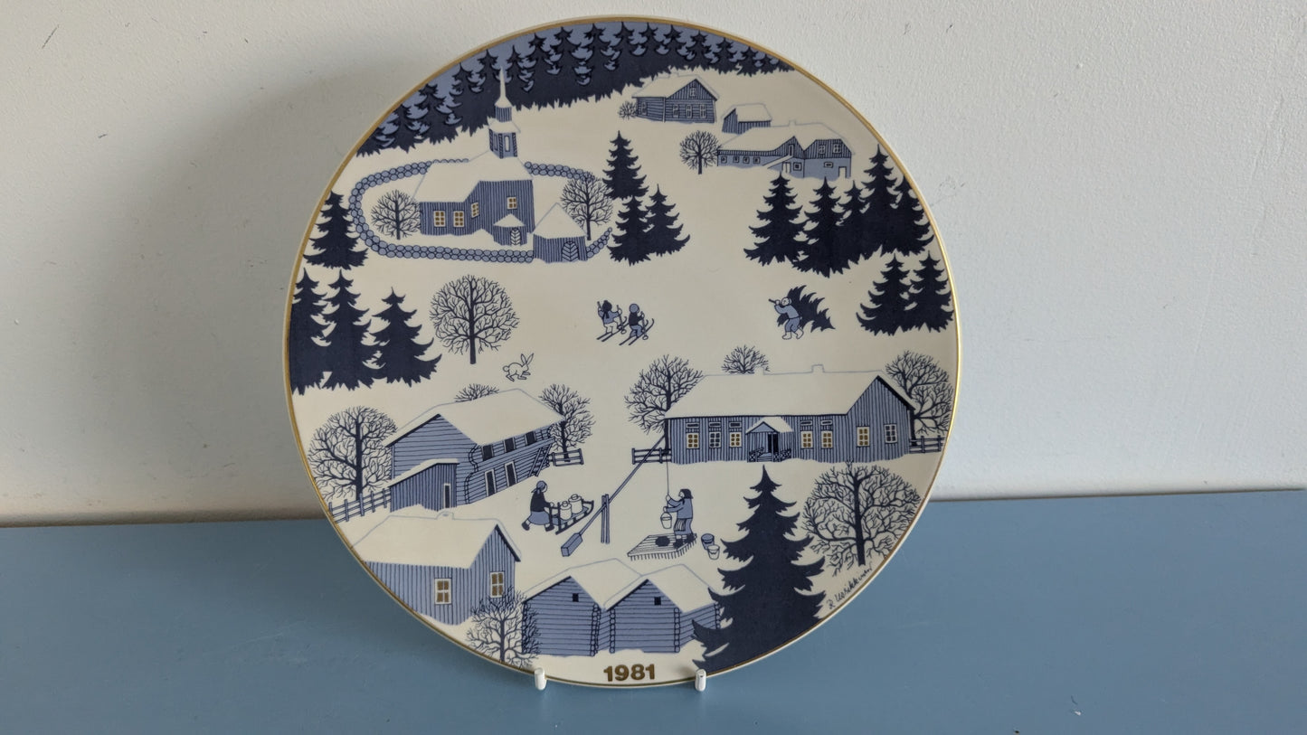 Arabia Joululautanen 1981 (Alkuperäisessä Paketissa, Raija Uosikkinen)