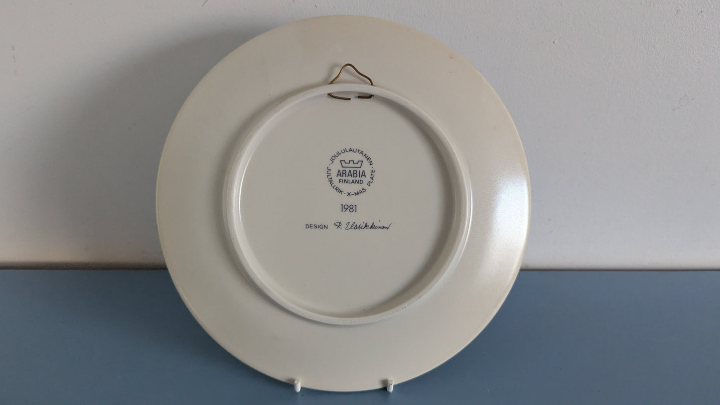 Arabia Joululautanen 1981 (Alkuperäisessä Paketissa, Raija Uosikkinen)