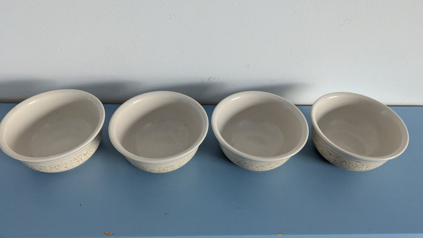 Jussis Keramik - Annoskulho / Jälkiruokakulho (4kpl)