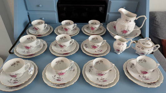 Wałbrzych - Ruusukuvioinen Kahviastiasto 10-hengelle (34-osainen)