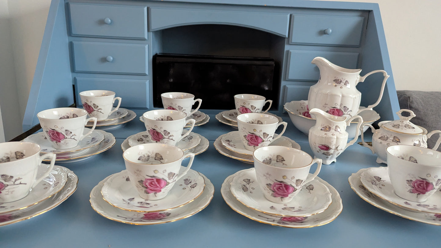 Wałbrzych - Ruusukuvioinen Kahviastiasto 10-hengelle (34-osainen)