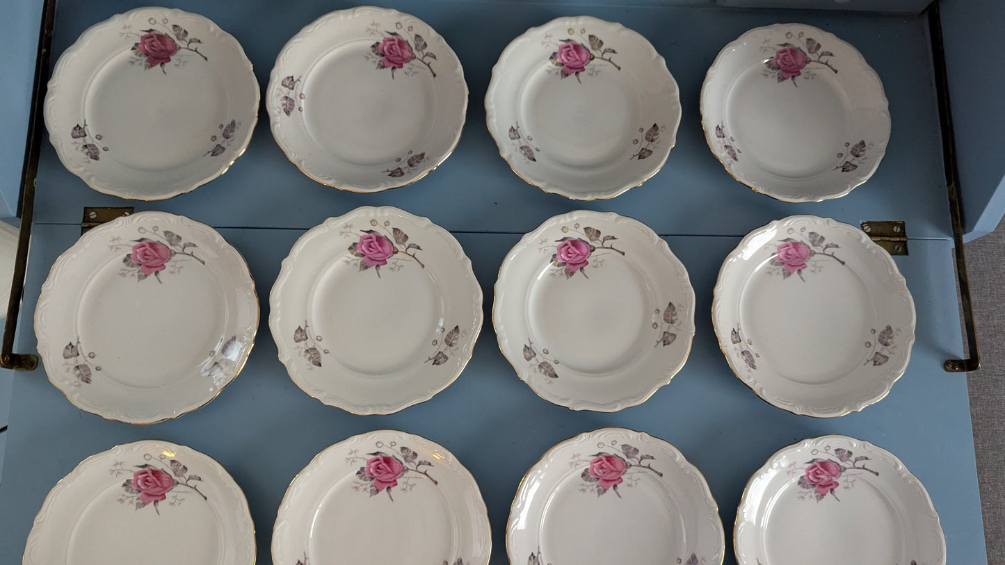 Wałbrzych - Ruusukuvioinen Leipälautanen / Leivoslautanen (12kpl)